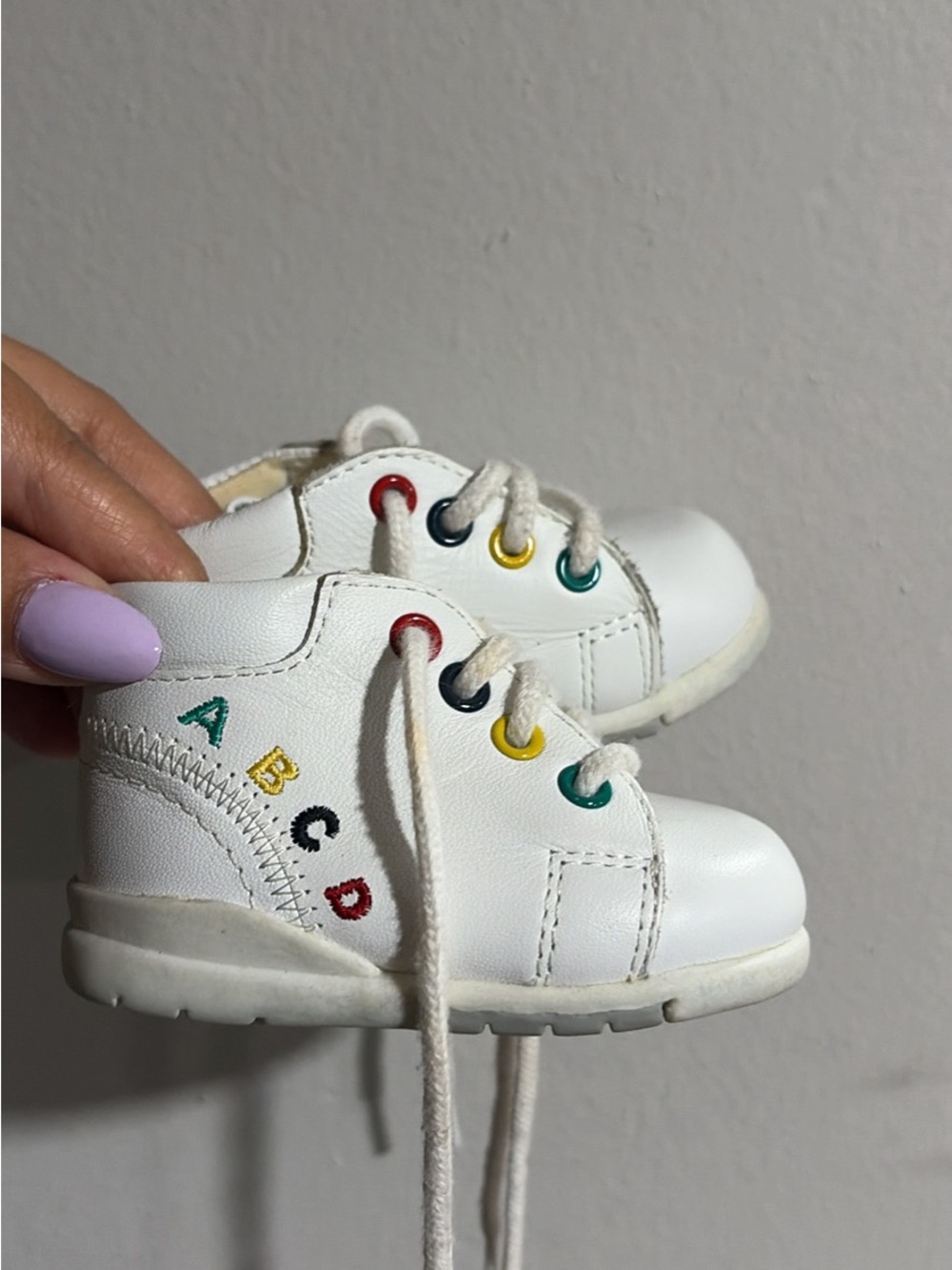 Vintage circo White Lace-Up Sneakers size 1